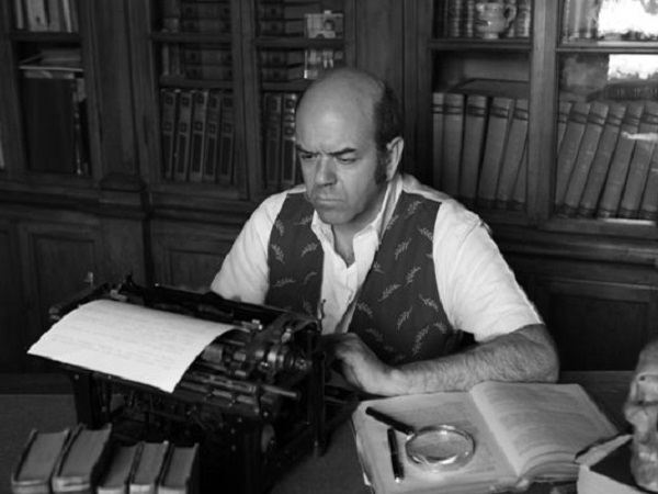 Danilo Arona, scrittore, su Codice infranto